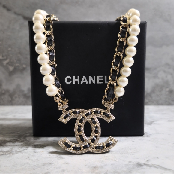 CHANEL Jewelry - Chanel Beautiful Pearl & Chain CC Logo Necklace in White and Gold ✨️